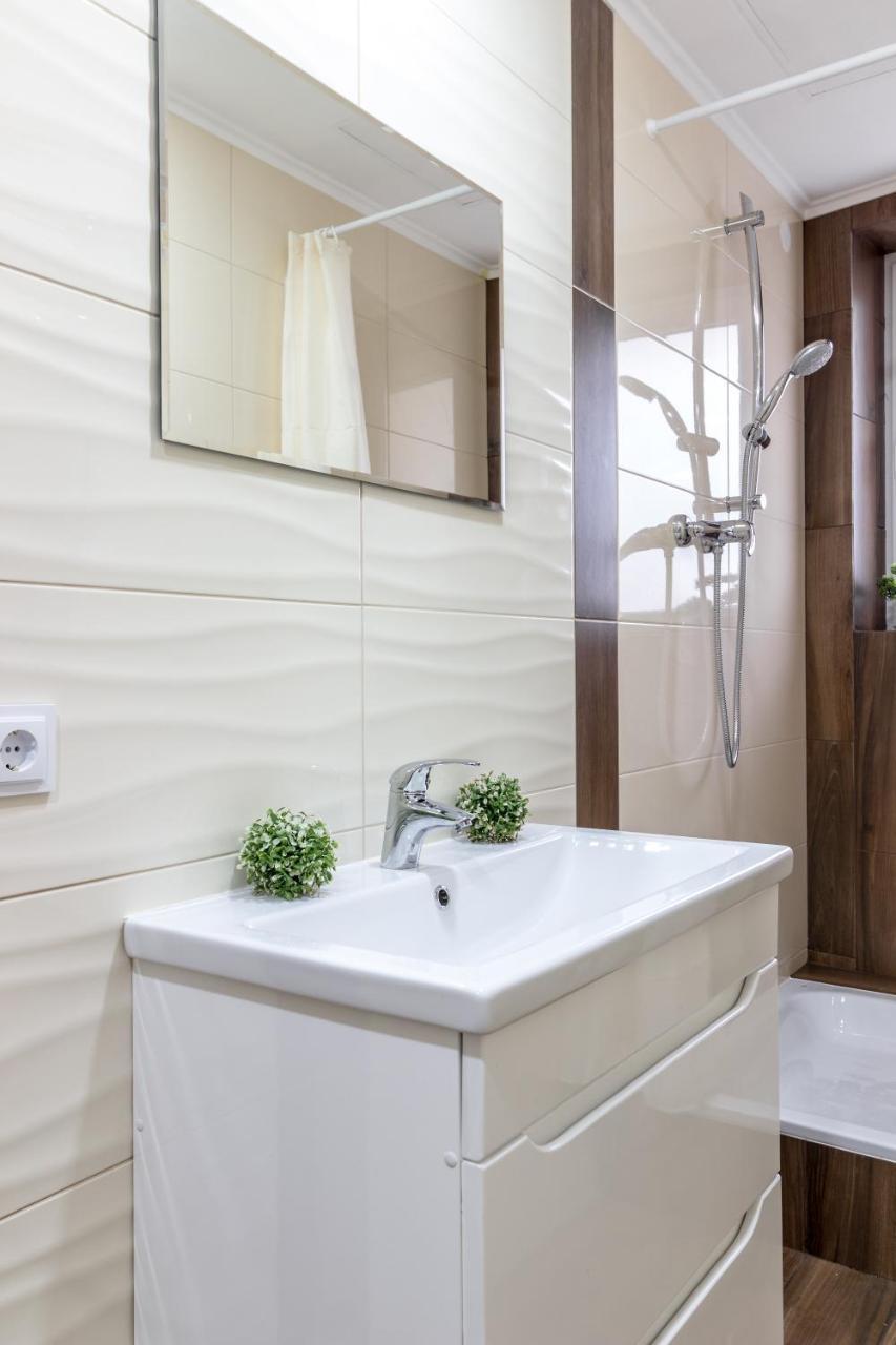City Center Vip Studio Apartment Лвив Екстериор снимка